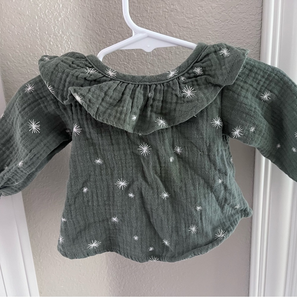 Grayson collective Green Starry Kids Top